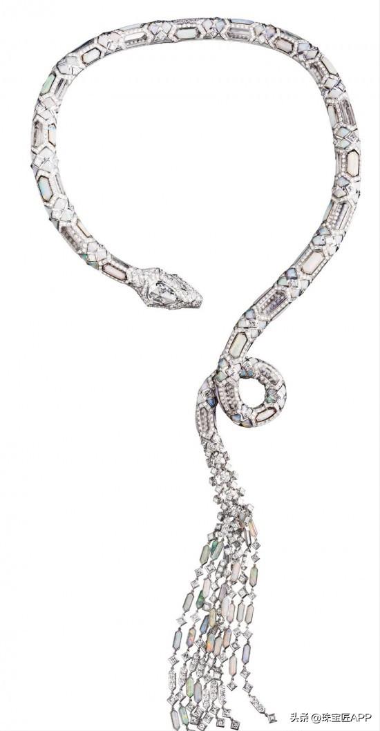 宝诗龙问号项链周冬雨,宝诗龙孔雀问号项链