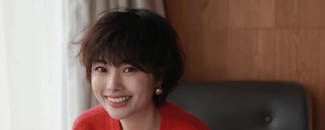 脸大女生好看的发型,短发显脸大还是显脸小