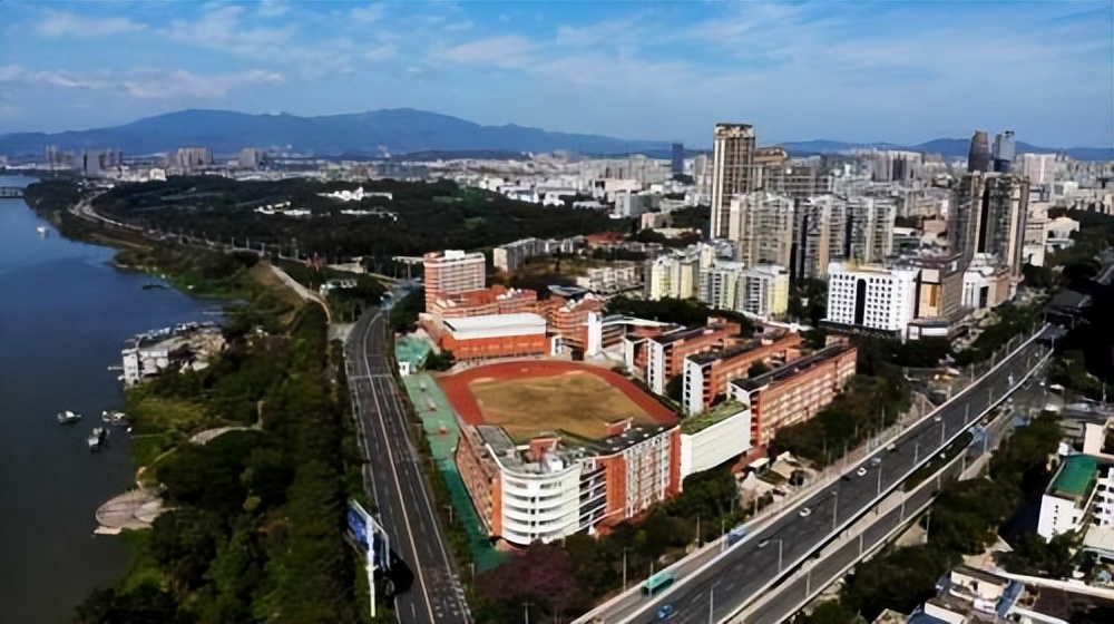 惠州知行学校初中部入学难吗,惠州知行学校有小学吗