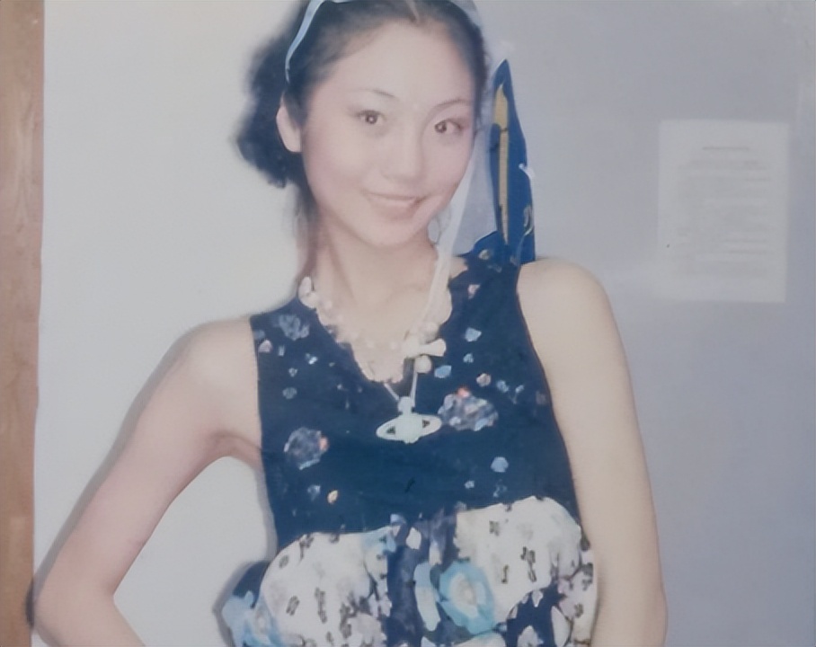 闺蜜花20万试管生混血宝宝视频,30岁女模特试管生下混血三胞胎