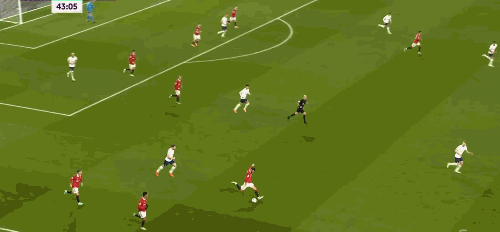 曼联伊布力挺c罗进球,曼联锋霸追平c罗