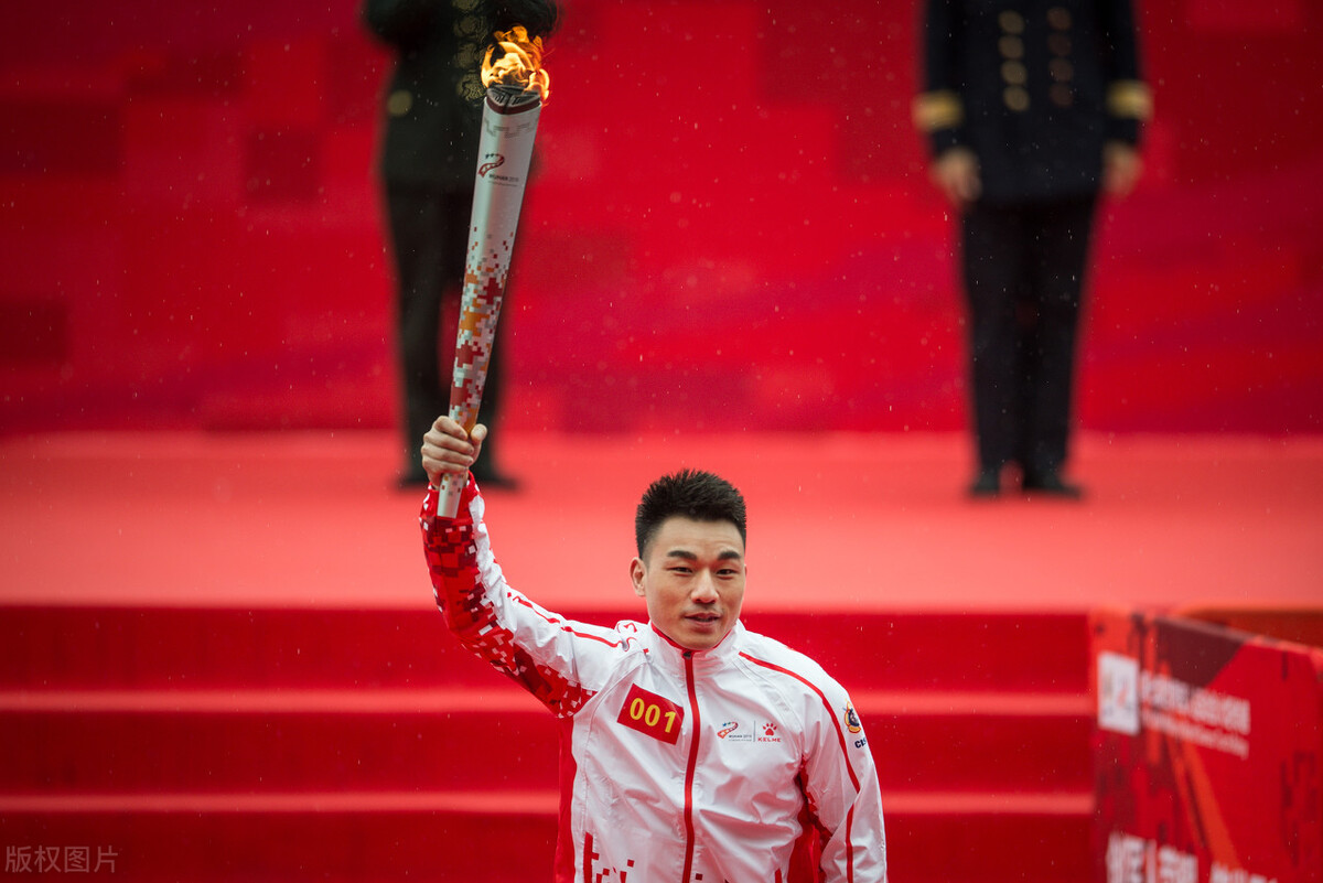 不怕美国的*压打**中国举重还要坚定的前行