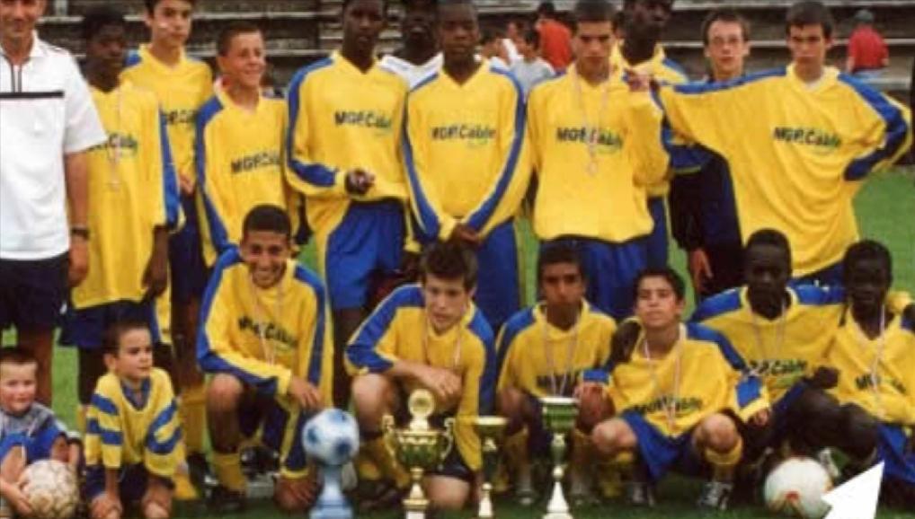 捡垃圾的富豪买豪车,小时候捡垃圾的明星