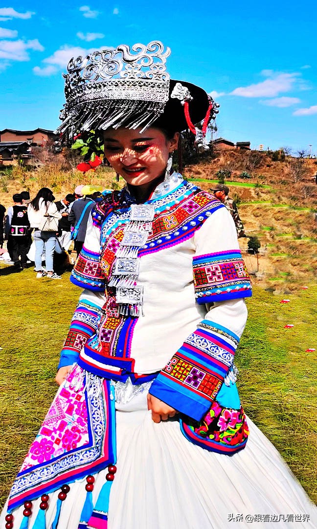 千年彝装，一赛千年“世界最古老的乡村T台”