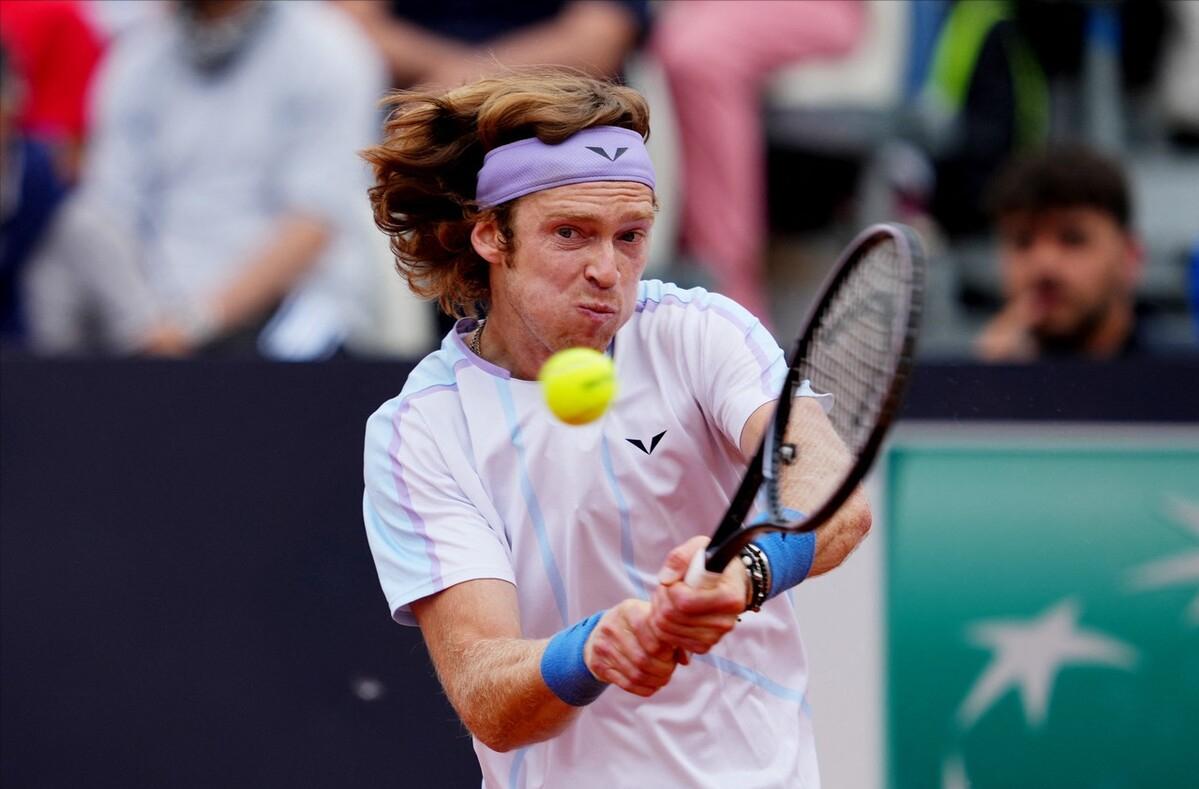 法网郑钦文首轮比赛视频回放,抢十憾负郑钦文无缘法网女单16强