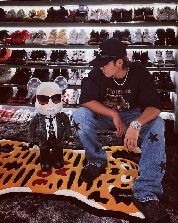 罗志祥晒绝密珍藏玩具：数百双鞋价值几百万，一张地毯价值不菲