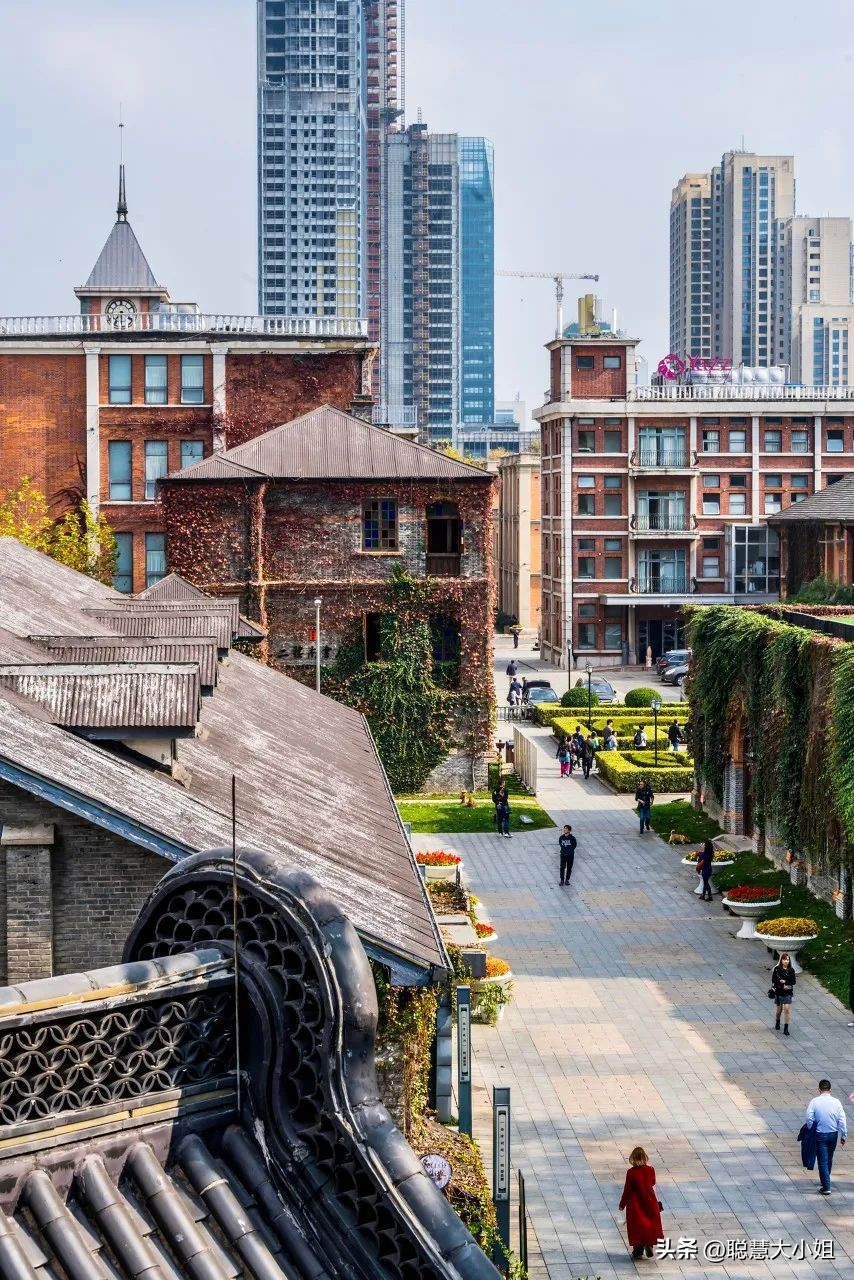 江苏镇江，比扬州安逸。这座有钱低调的小城，倦了就去小住几日