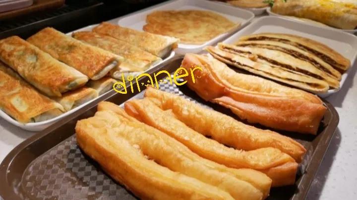 在路边卖油条月入百万,卖油条一年能赚多少钱