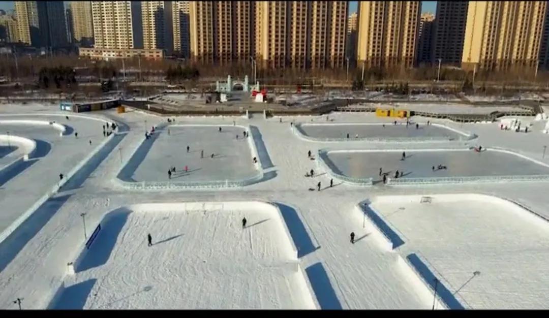 群力冬天公园适合孩子玩,哈尔滨群力公园滑雪