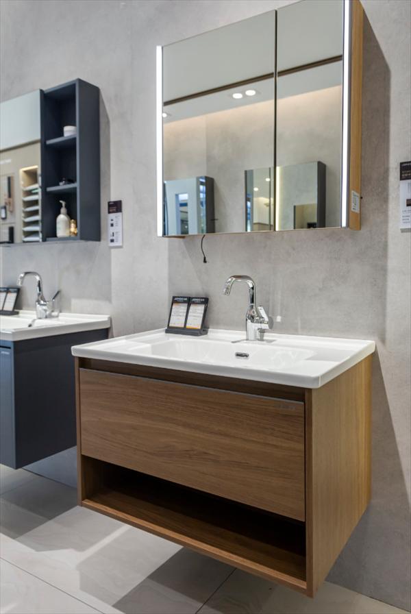 无接触式马桶,九牧浴室柜和马桶