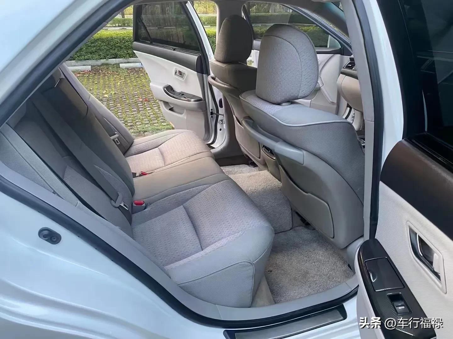 福建小伙花28万买2018款丰田皇冠,丰田皇冠洗车