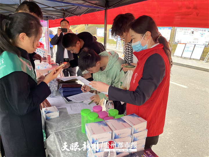 聚焦一老一小群体,聚焦一老一小普及金融知识