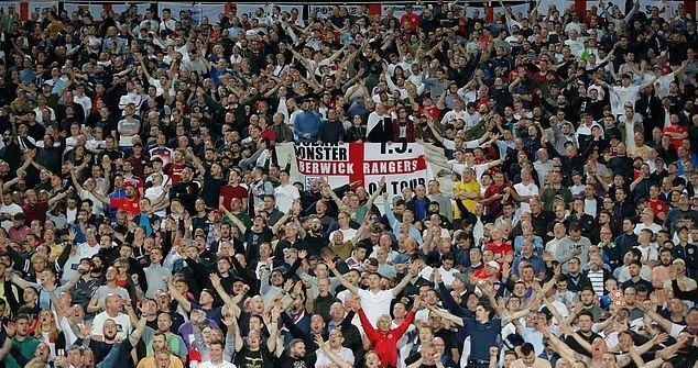 上赛季1600场比赛中出现问题后，足球迷被捕人数达到八年来的最高