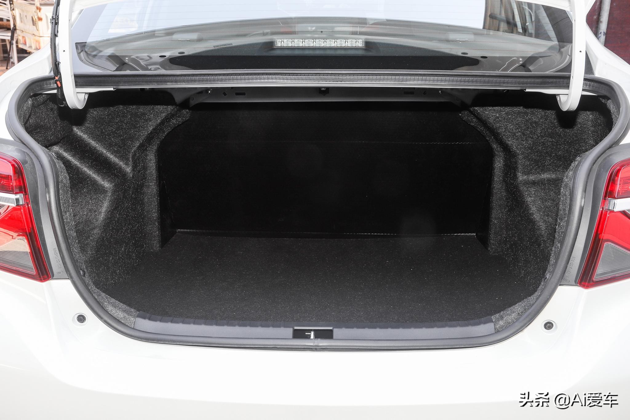 丰田最便宜的混动小型车,丰田全部车型及价格表威驰