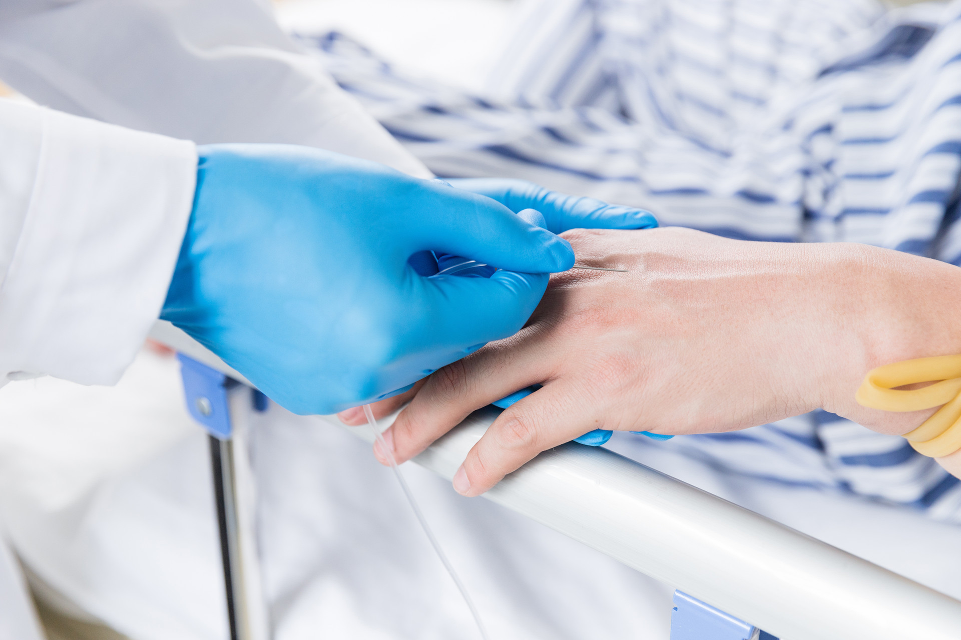 洛铂与卡铂顺铂价格,顺铂与卡铂哪个药效好