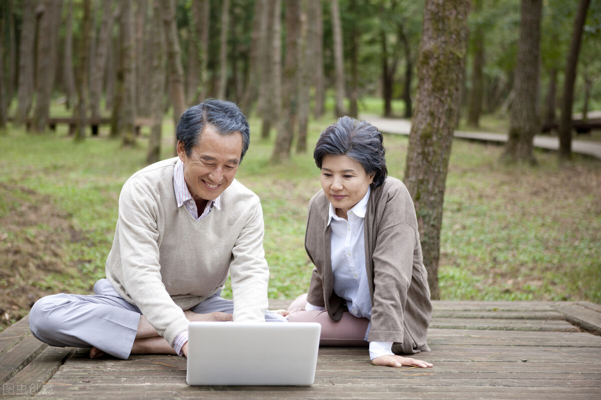 夫妻过了60岁，为什么还坚决要离婚？2个离婚老人说了实话