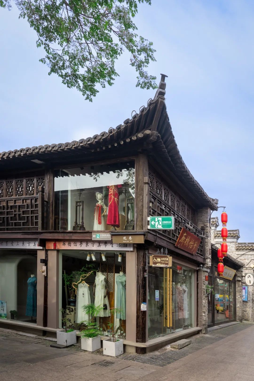 一条街里的卧虎藏龙,东关街里的小巷子别有一番风味