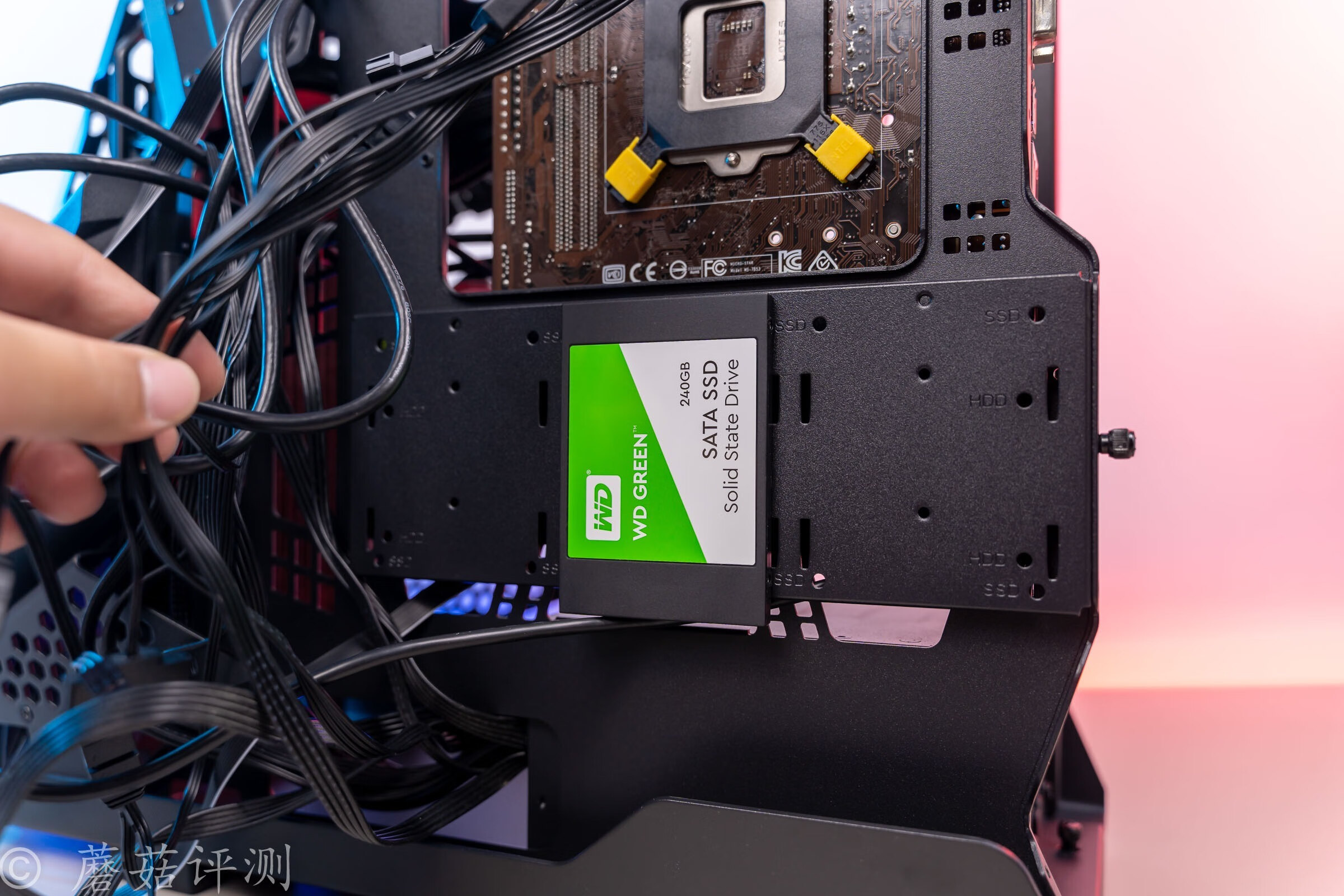 电脑主机可以玩的手柄游戏,高性能主机搭配低端显示器