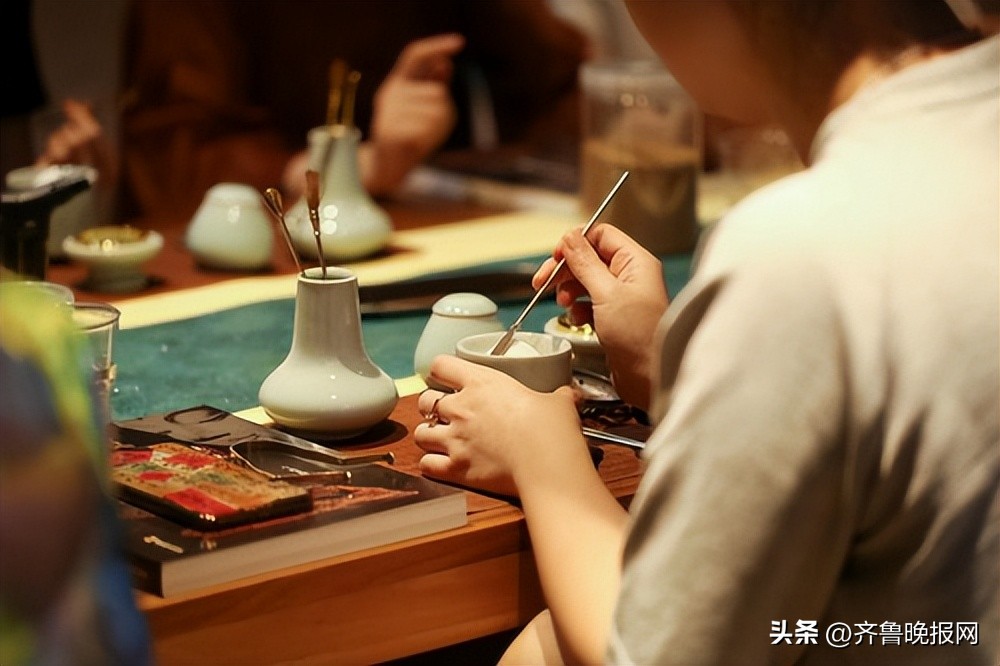 沉香炉灰怎么处理才是正确的,香炉沉香碎料熏香的正确方法