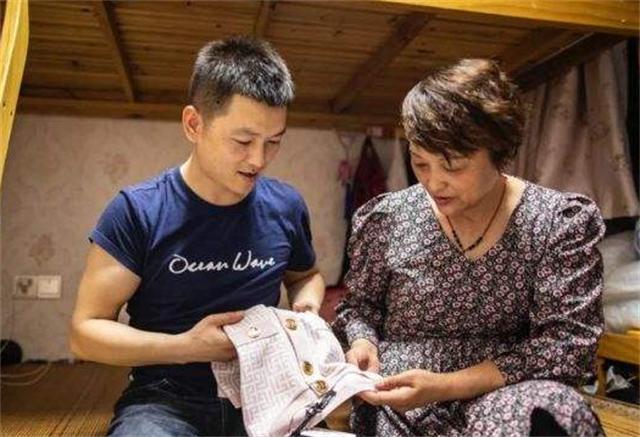 织补师衣服,织补修复师真实收入