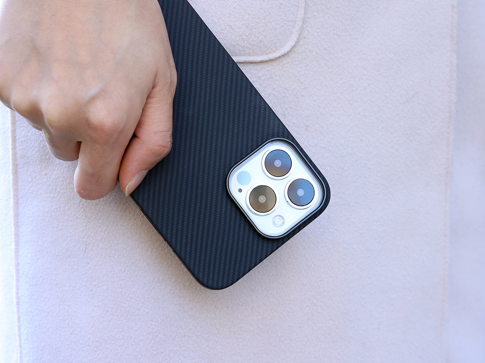 高颜值磁吸手机壳凯夫拉,高级感紫色凯夫拉手机壳