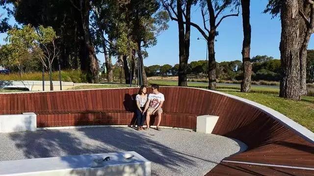 推窗见绿出门赏景,推窗见绿出门踏青