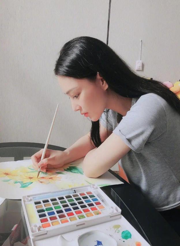 张馨予为何嫁给军人何捷,嫁给军人的张馨予现状