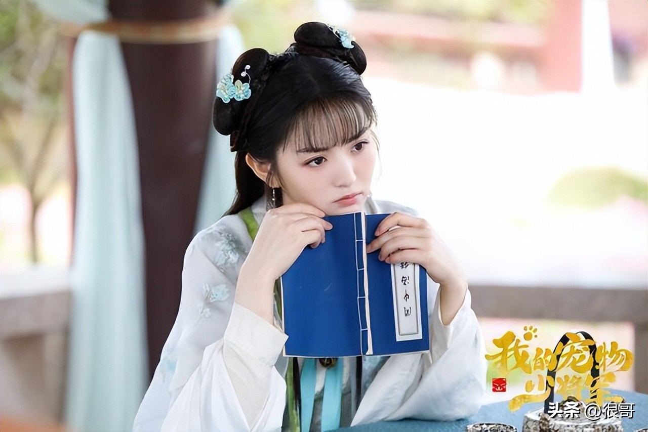 田曦薇凭借《卿卿日常》出圈,不仅七天涨粉45万,演技也备受好评