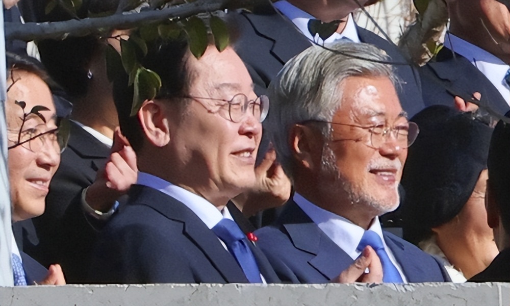 韩国总统文在寅夫人今年多大岁数,韩国前总统文在寅的个人简历