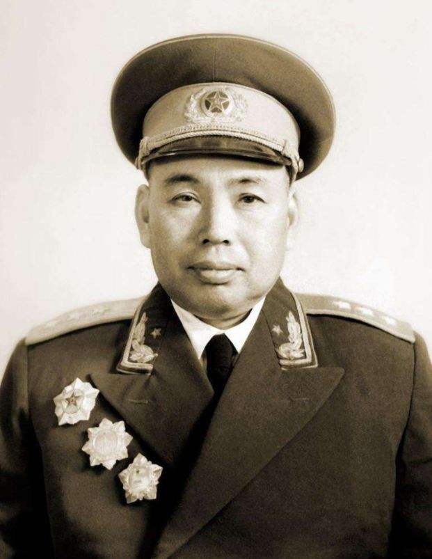 开国上将*世友许**病逝后，*小平邓**为何批示：不召开追悼会，不立墓碑