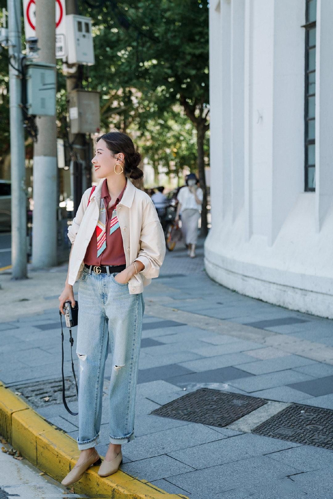 好看的丝巾穿搭,适合所有穿搭的丝巾