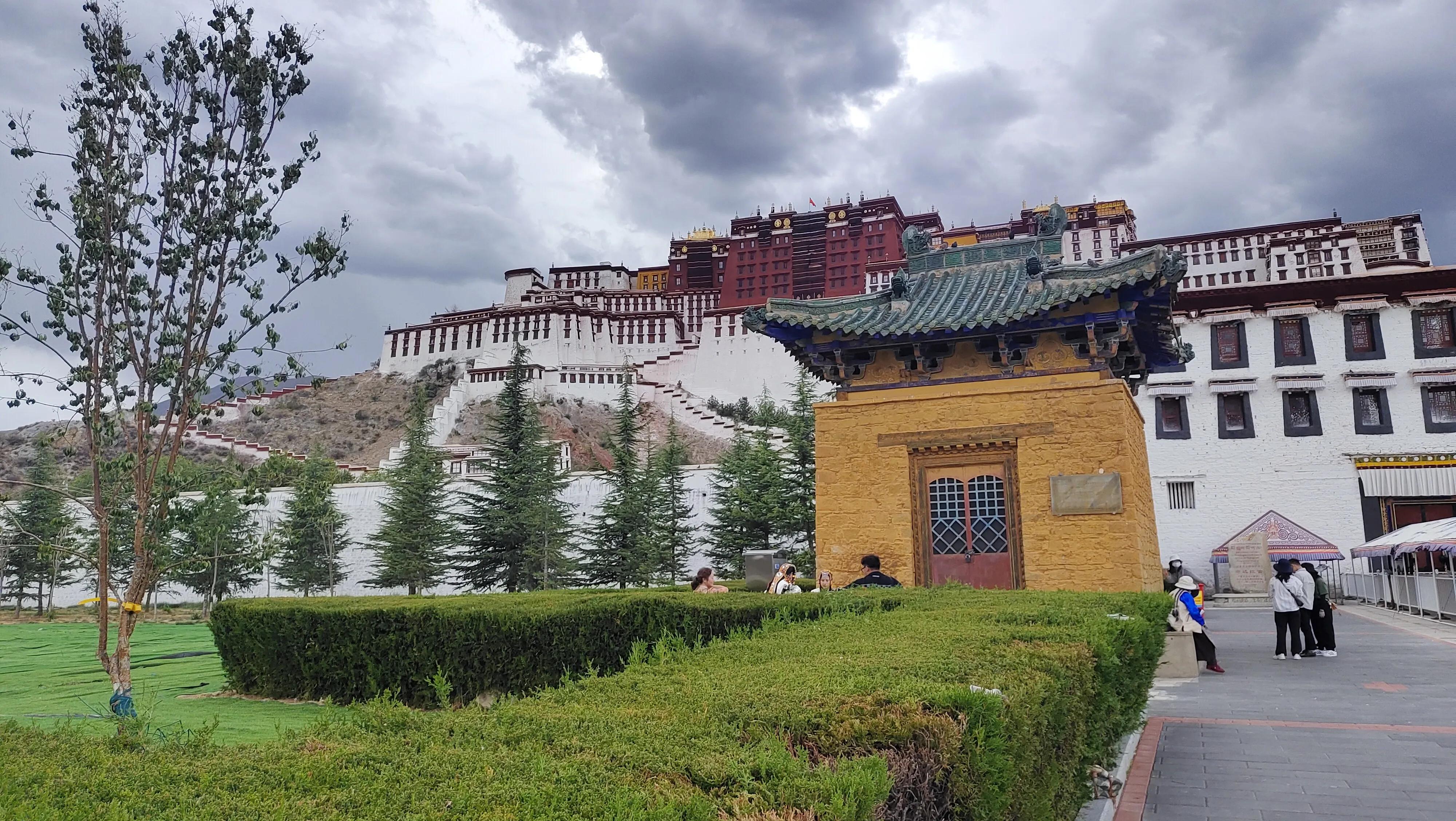 一个女生去西藏靠谱吗,一个女生去深山旅游