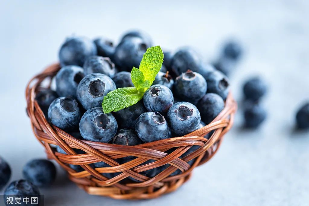 每天吃一盒蓝莓会发生什么,缓解视力吃蓝莓叶黄素有效果吗