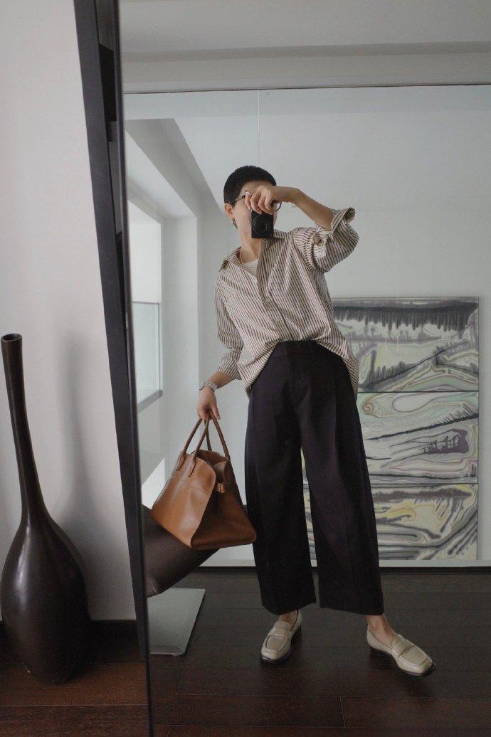 短发博主穿搭冷淡风高级女生穿搭,一个短发慵懒风穿搭博主