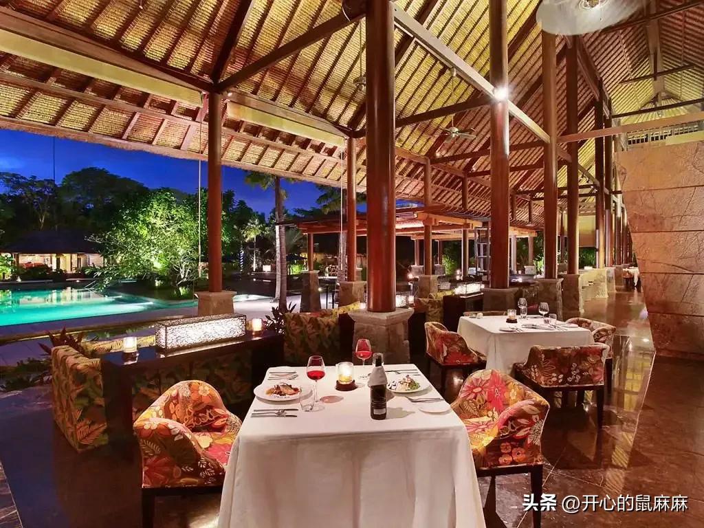 巴厘岛人间仙境浪花,巴厘岛高耸入云的山峰