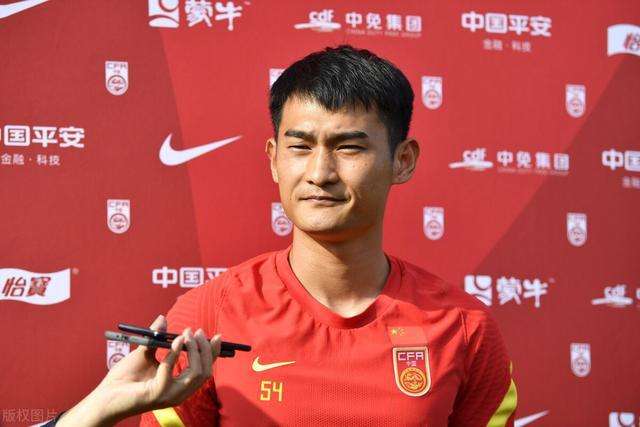 国足对沙特张玉宁,12强赛沙特男足张玉宁