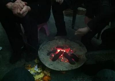 软软的糍粑,软软糯糯的玉米糍粑年糕