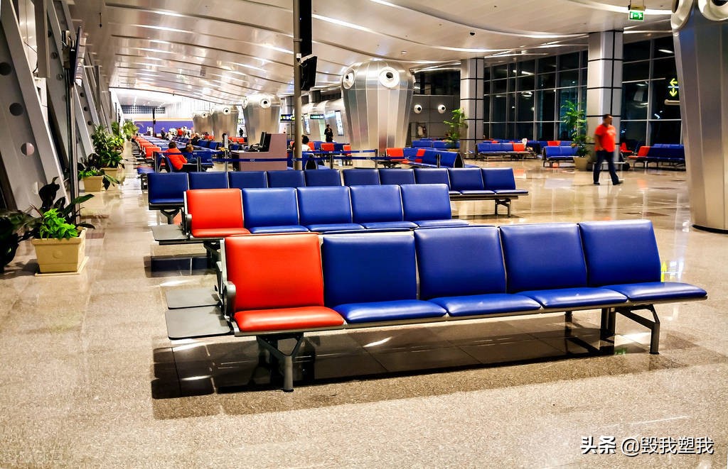 免签和申根签的区别,什么是免签通道和落地签通道