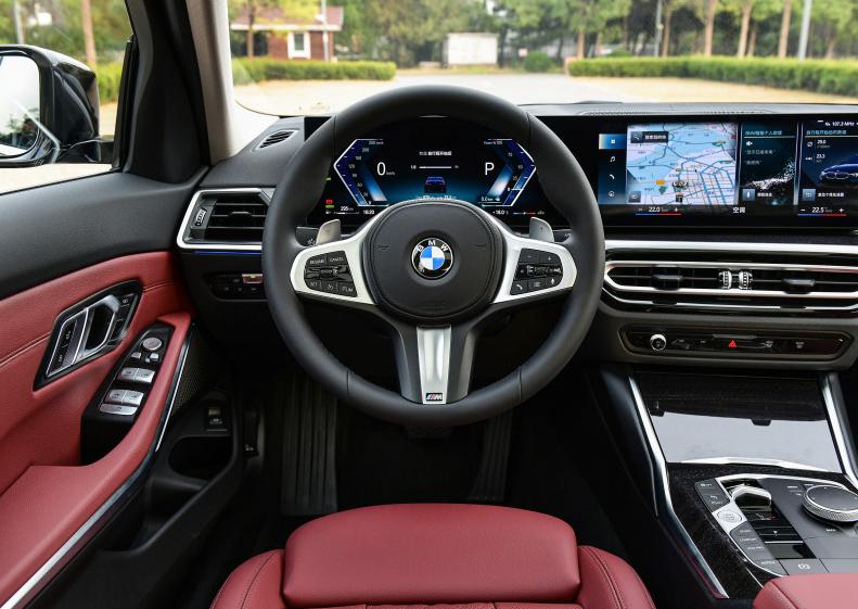 奔驰c宝马3系和奥迪a4l对比哪个好,30万预算买宝马3系还是a4