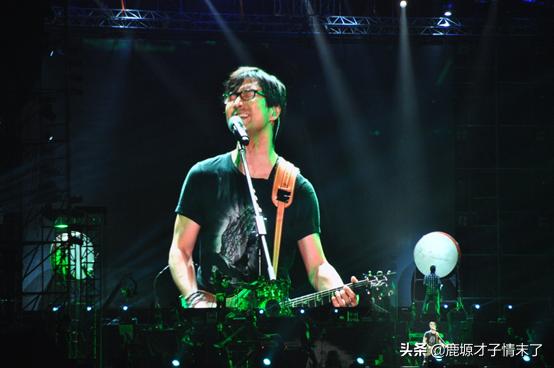 汪峰2013上海演唱会完整版,2013年汪峰演唱会深情告白章子怡