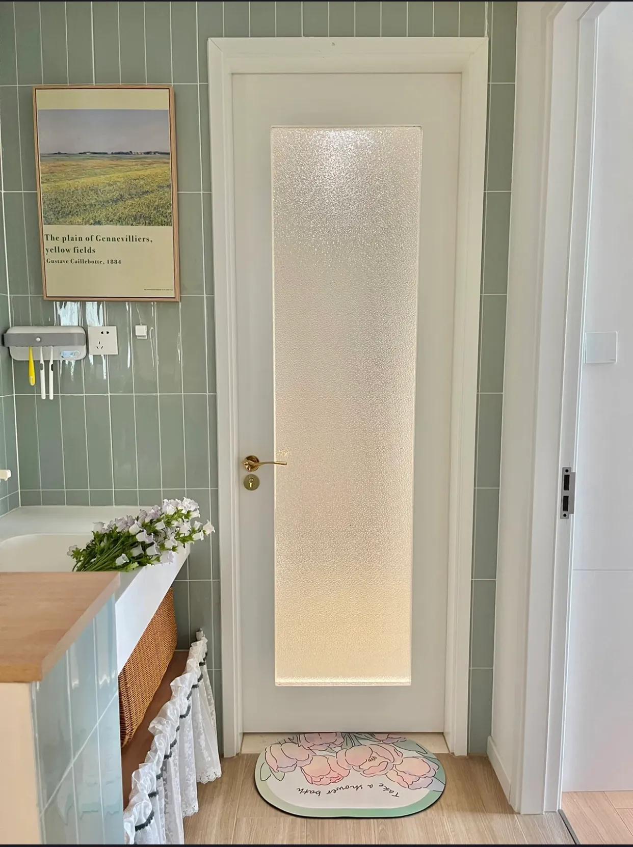 客卫门用实木门还是玻璃门,卫生间门是实木门还是铝合金门好