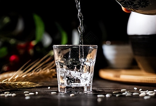 外国游客涌入中国,很多外国人都涌入中国游玩