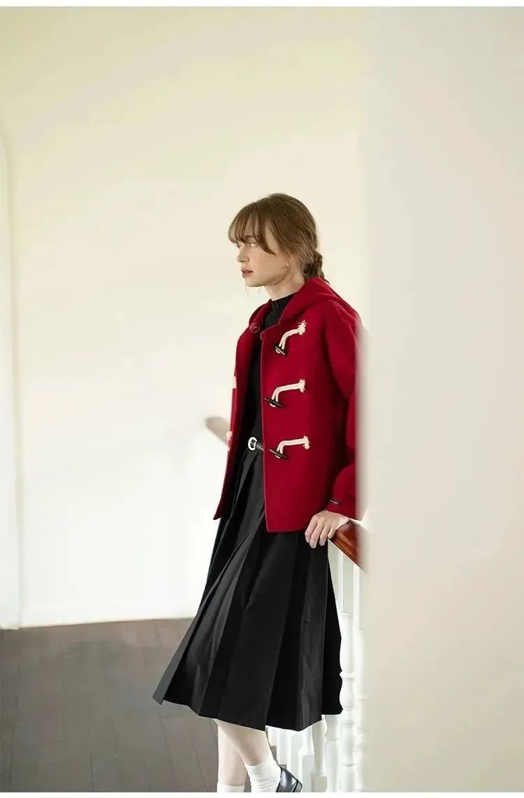 牛角扣大衣穿搭高级感小个子,牛角扣大衣如何穿出年轻高级感