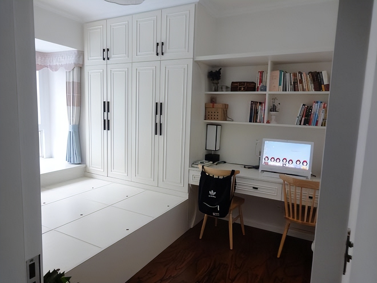 晒下新家,亲朋都说漂亮,特别是卧室,真想一辈子赖在这了!