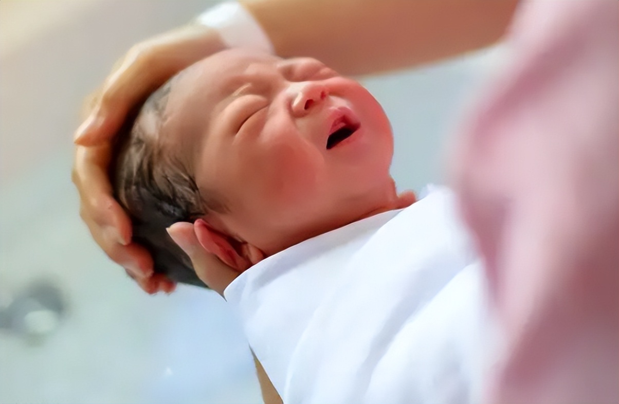 宝宝夏天很惹蚊子,宝宝被蚊子困扰