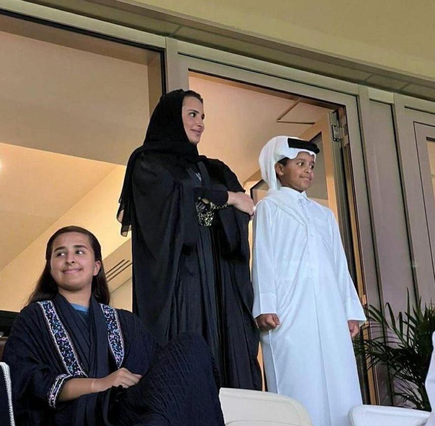 莫扎太后衣品,莫扎太后穿搭图片