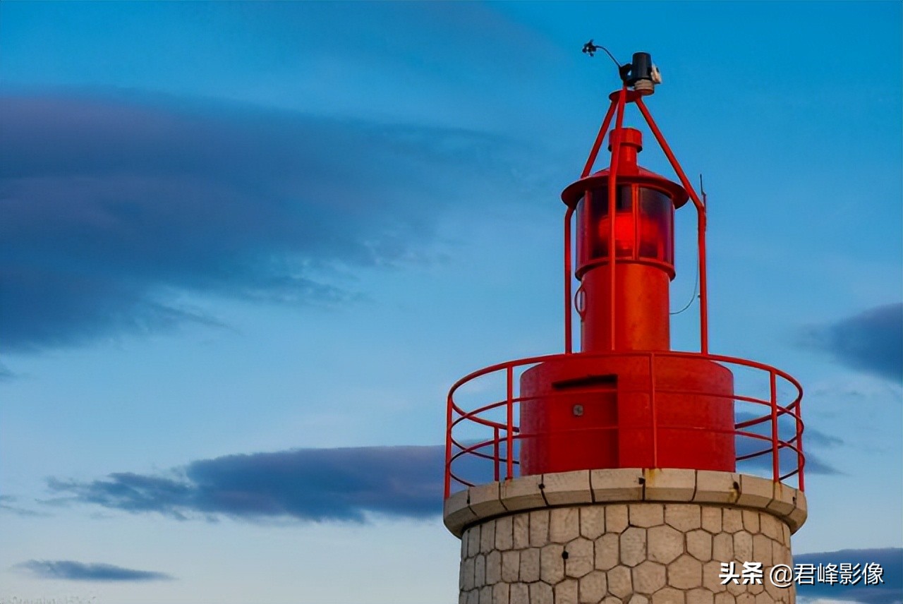 一部很经典的奥斯卡电影,这部仅有8分钟的奥斯卡最佳短片