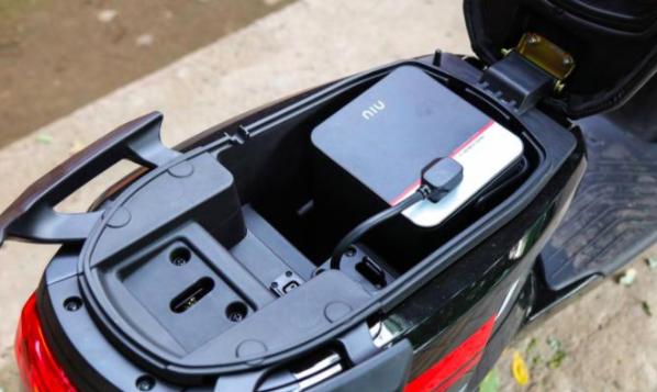 九号和小牛电动车深度解析哪个好,电动智能车九号小牛和哈啰哪种好