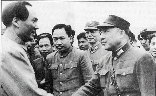 从台湾厅到蔡省三，从重庆谈判到临终驻足，周恩来让人肃然起敬