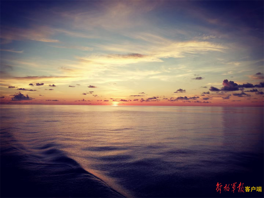 士说心语丨母爱，是那通舍不得挂断的电话